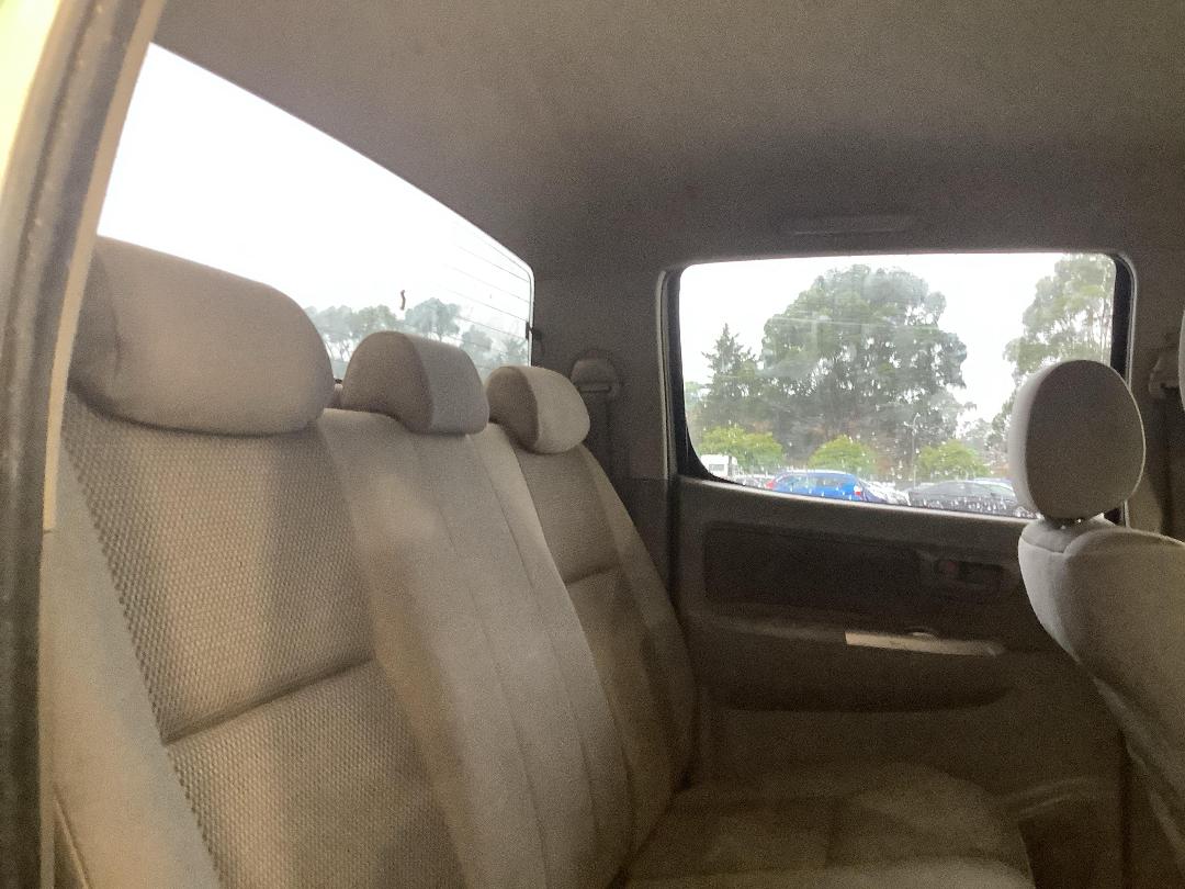 Photo '11' of Toyota Hilux TD SR5 DC