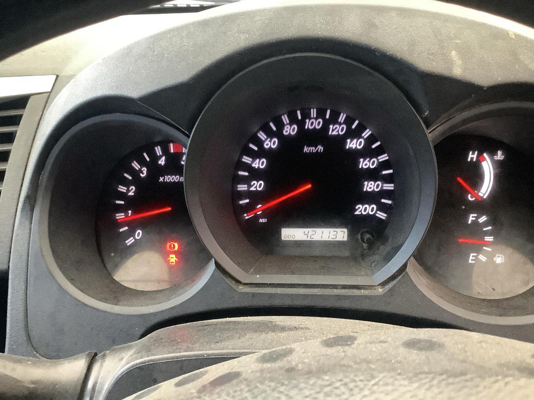 Photo '15' of Toyota Hilux TD SR5 DC