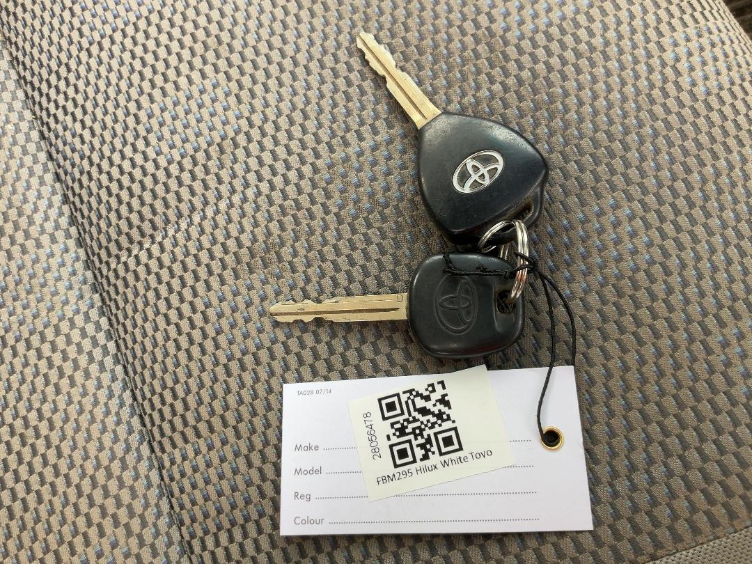 Photo '28' of Toyota Hilux TD DC