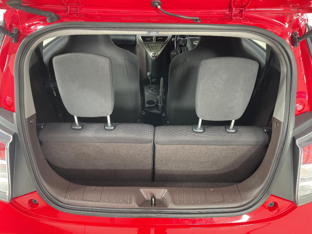 Photo '14' of Toyota IQ