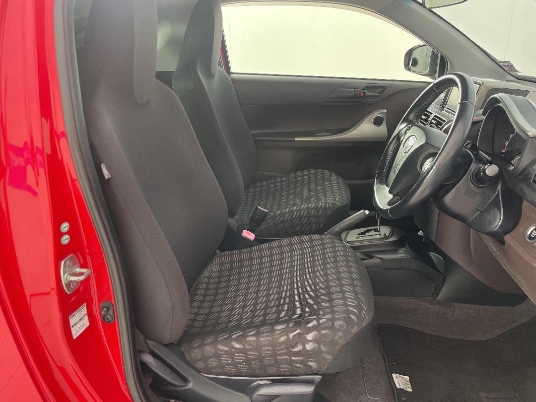 Photo '16' of Toyota IQ