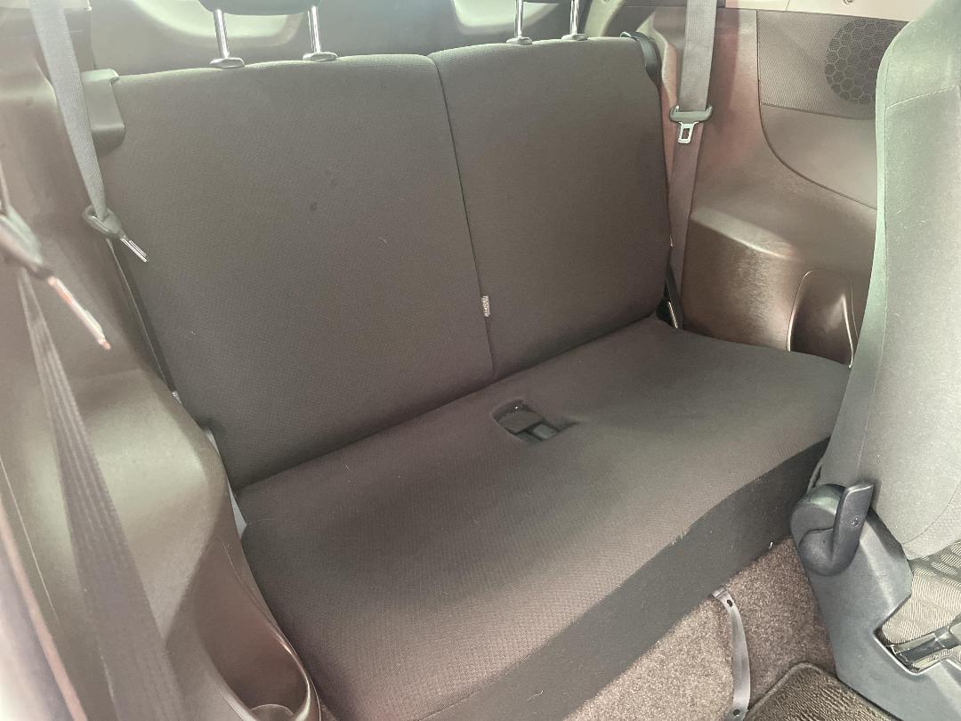 Photo '19' of Toyota IQ