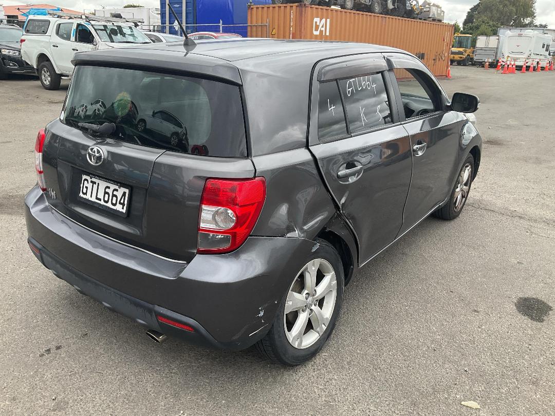 Photo '6' of Toyota IST