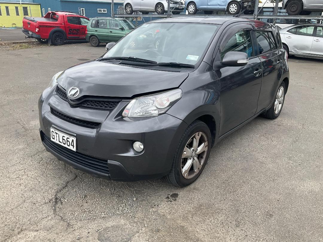 Photo '3' of Toyota IST