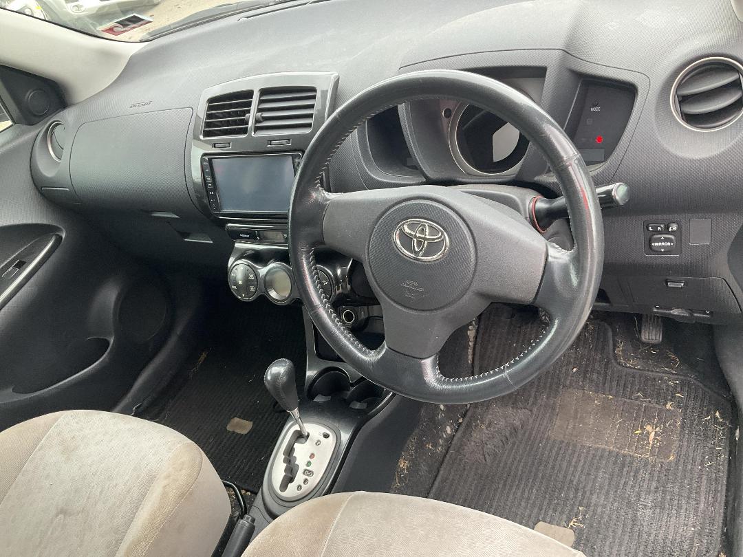 Photo '14' of Toyota IST