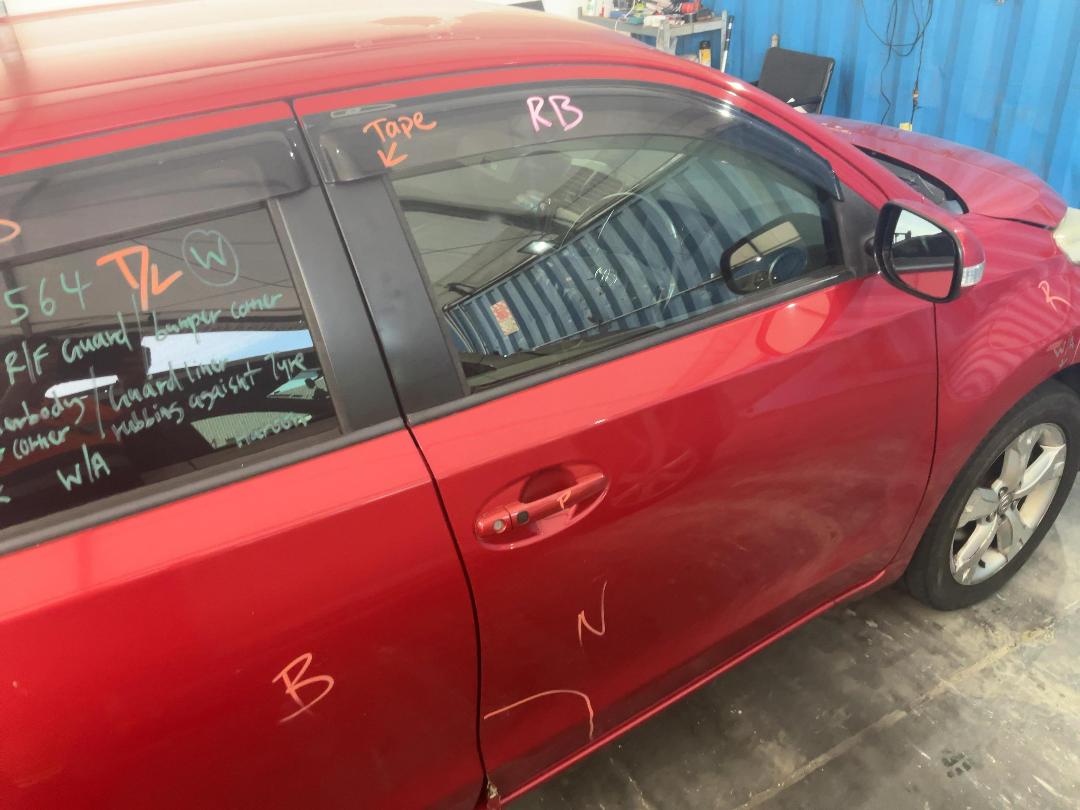 Photo '14' of Toyota IST