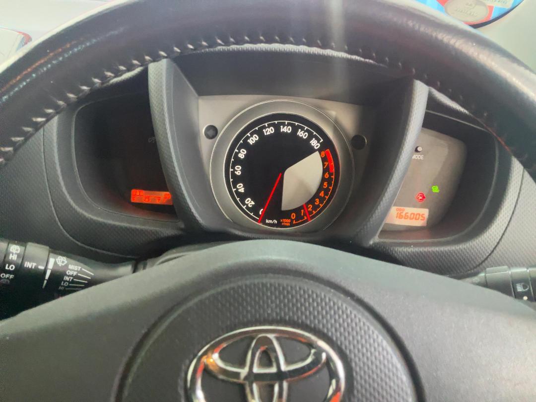 Photo '17' of Toyota IST