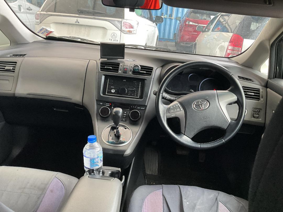 Photo '23' of Toyota Markx ZIO