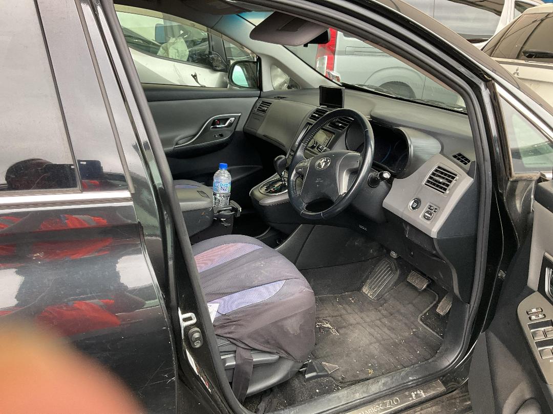 Photo '25' of Toyota Markx ZIO