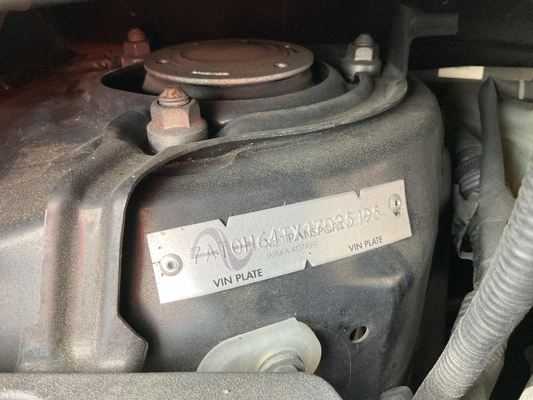 Photo '31' of Toyota Markx ZIO