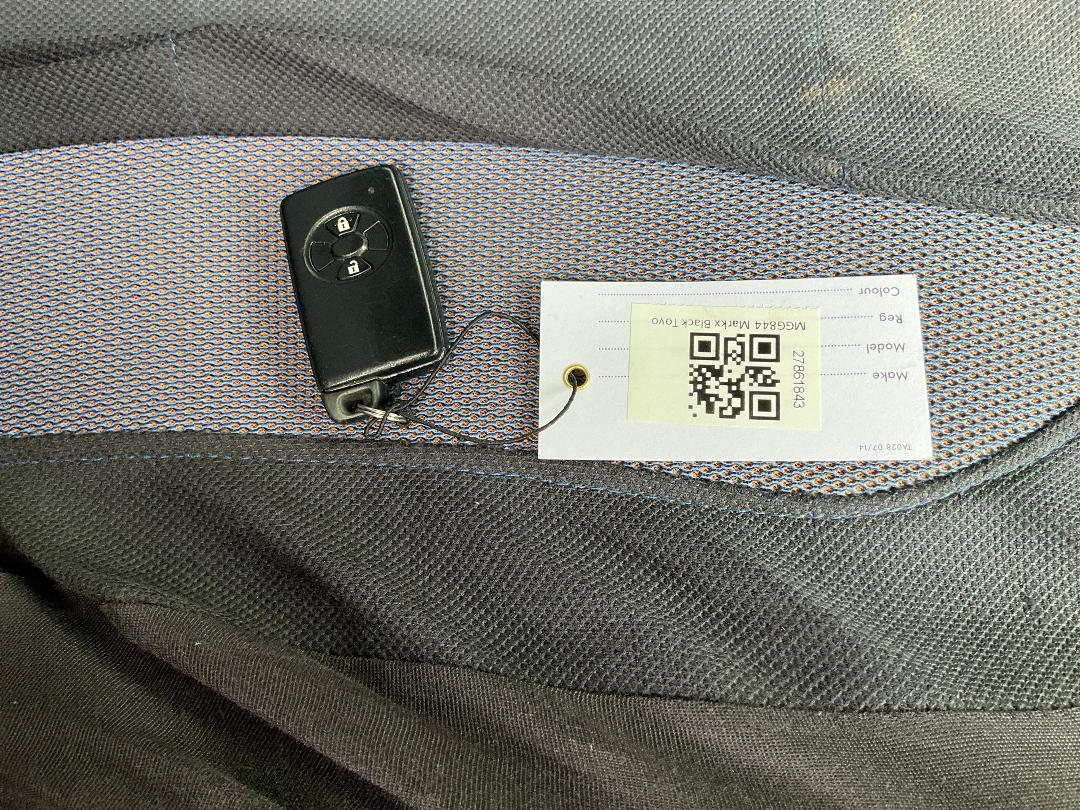 Photo '27' of Toyota Markx ZIO