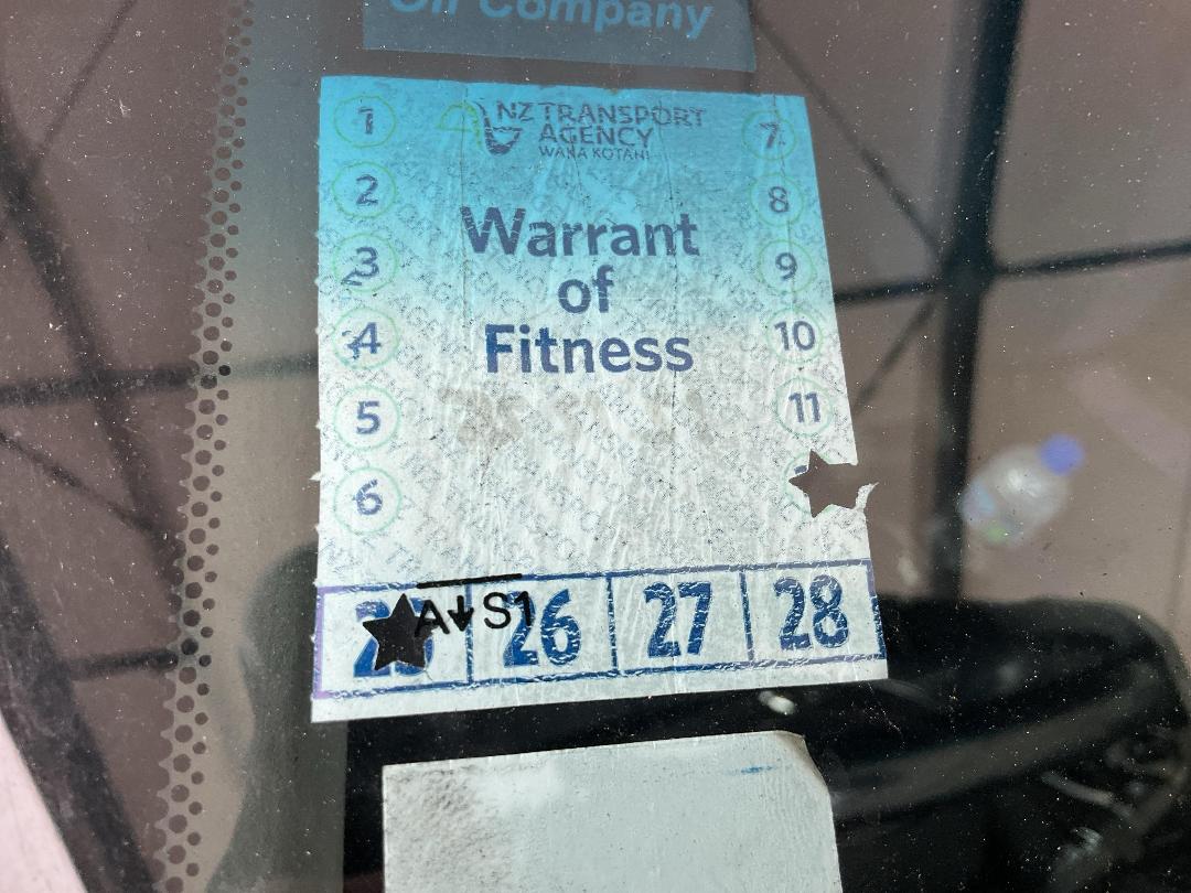 Photo '36' of Toyota Markx ZIO