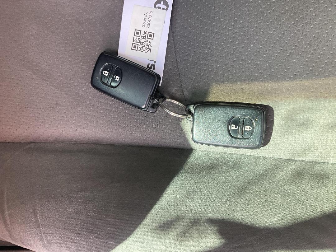 Photo '22' of Toyota Prius