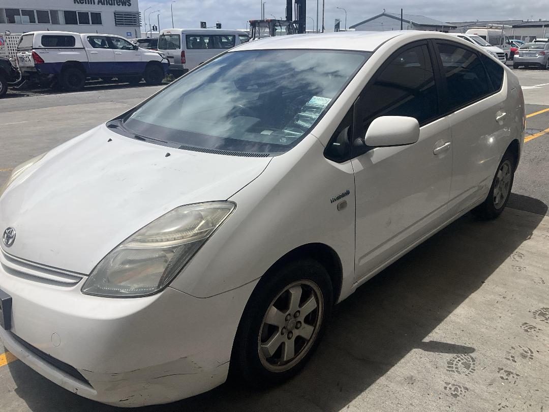 Photo '3' of Toyota Prius Hybrid Photo '3' of Toyota Prius Hybrid