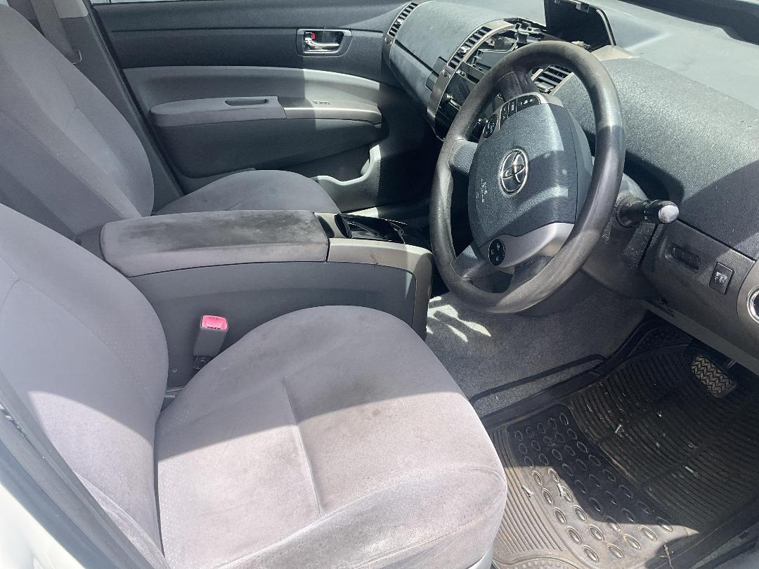 Photo '8' of Toyota Prius Hybrid Photo '8' of Toyota Prius Hybrid