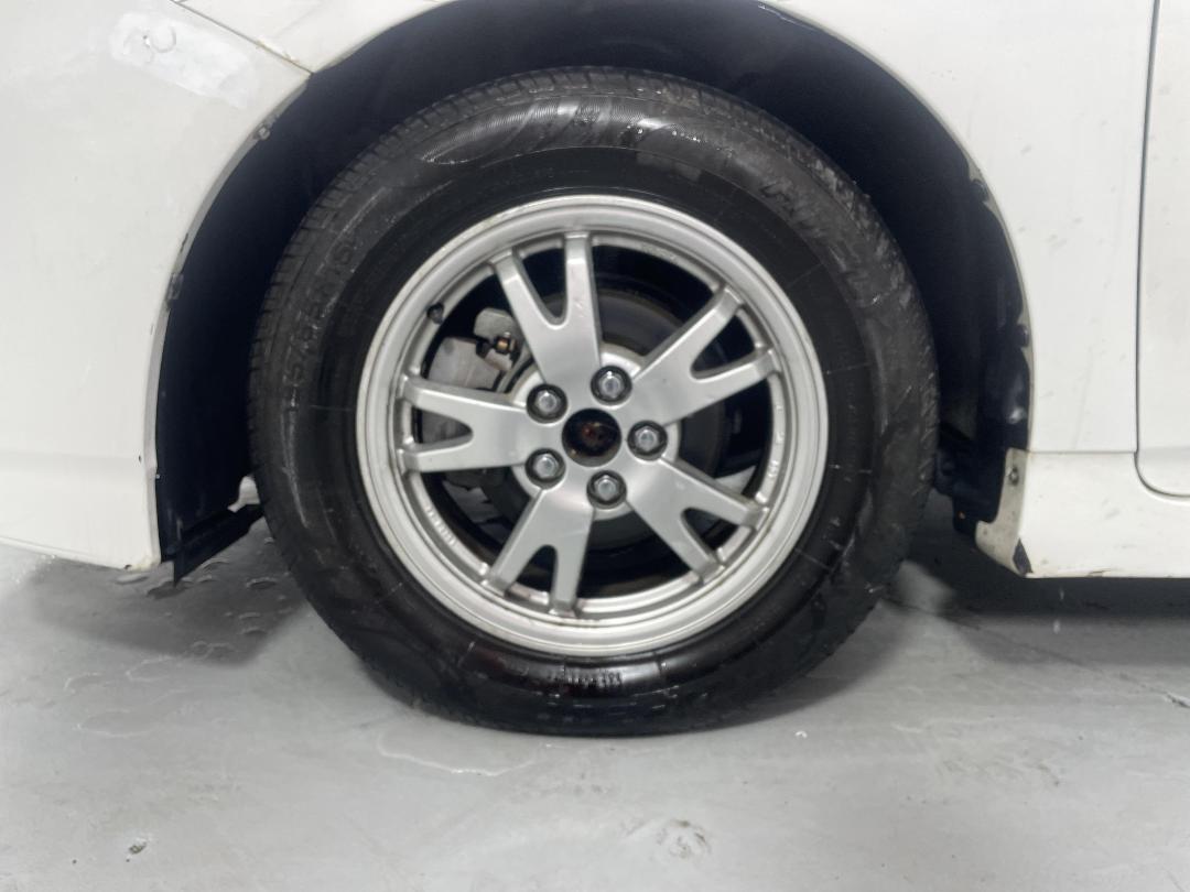 Photo '10' of Toyota Prius