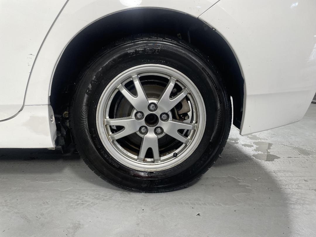 Photo '11' of Toyota Prius