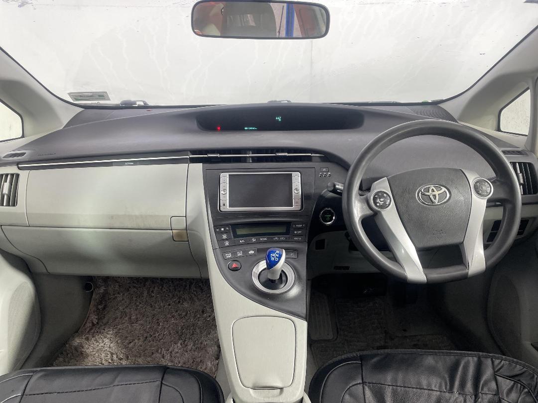 Photo '17' of Toyota Prius