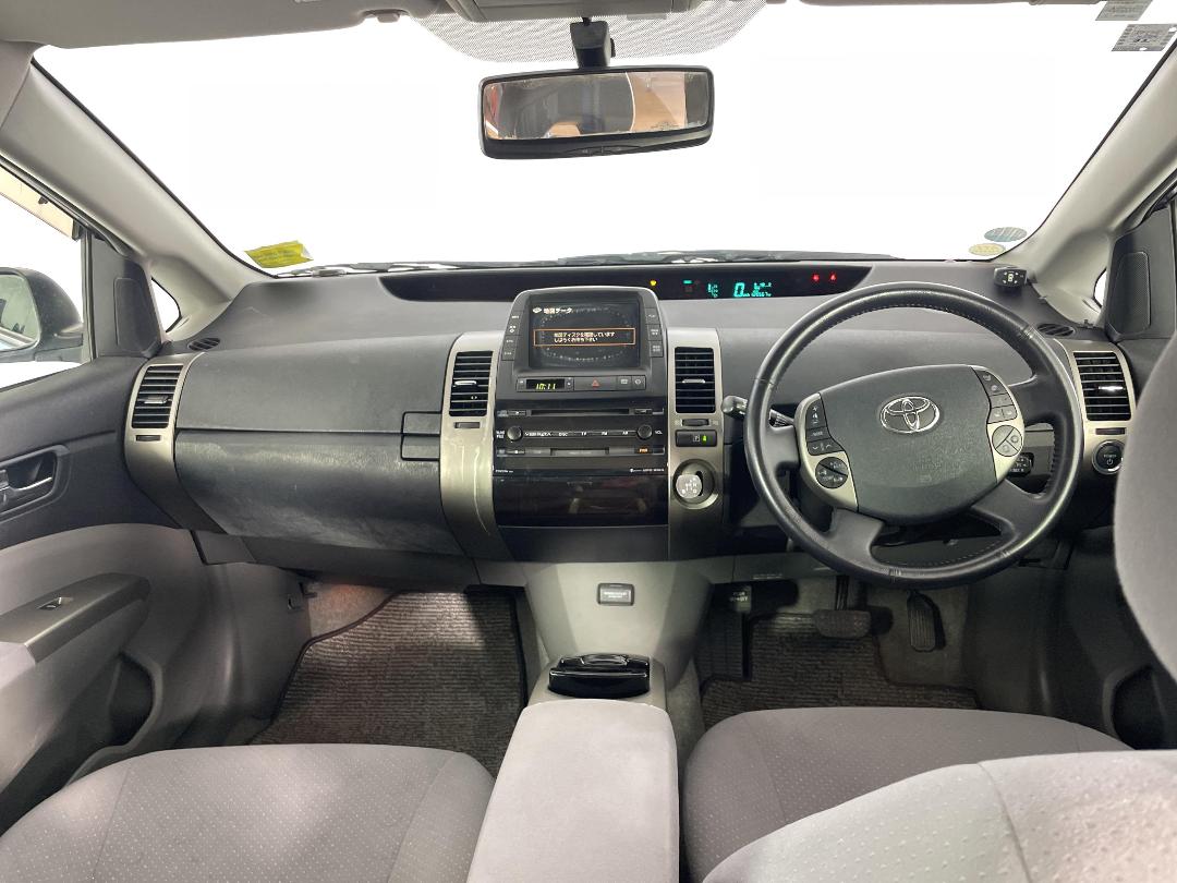 Photo '17' of Toyota Prius