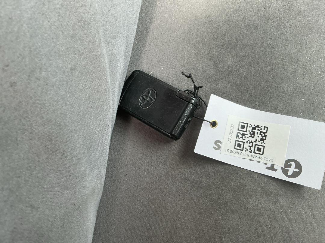 Photo '13' of Toyota Prius Hybrid