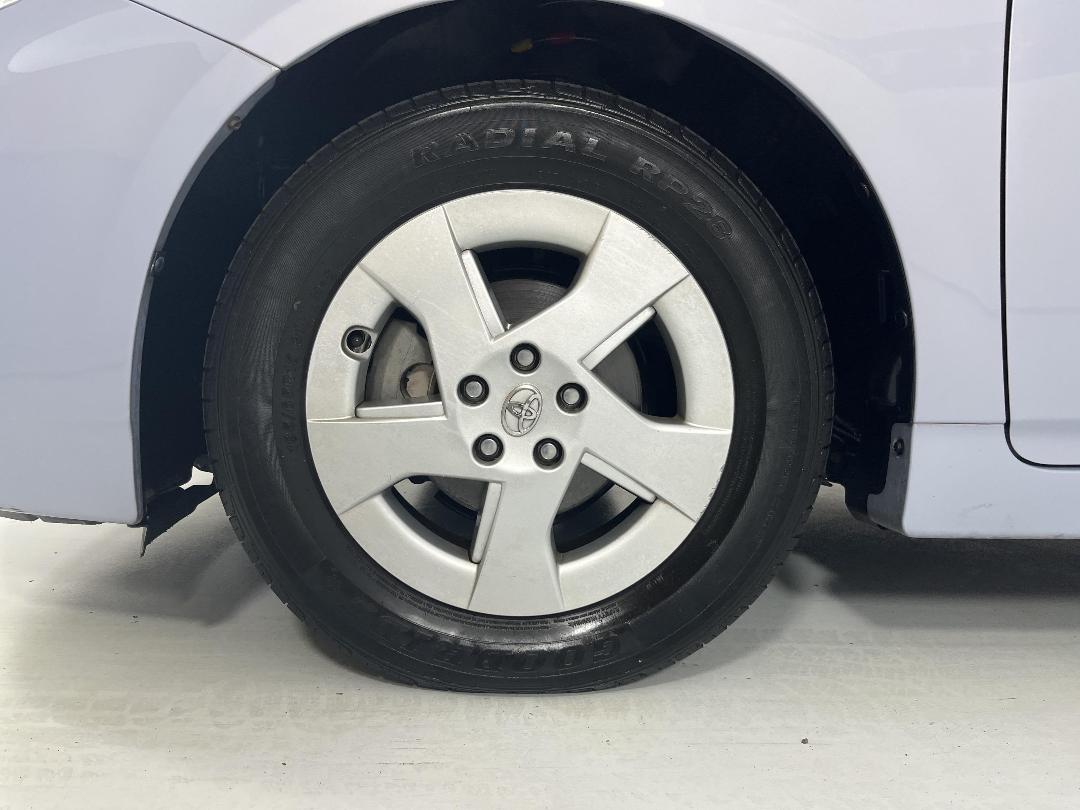 Photo '10' of Toyota Prius