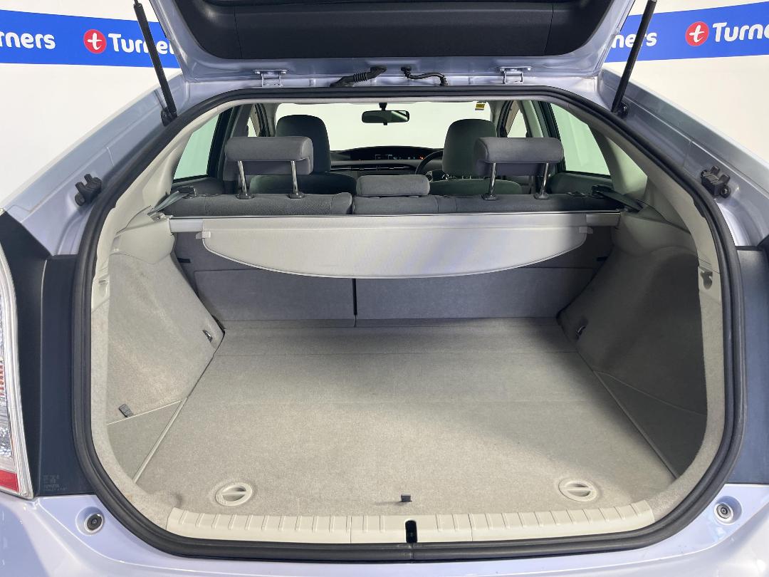 Photo '14' of Toyota Prius