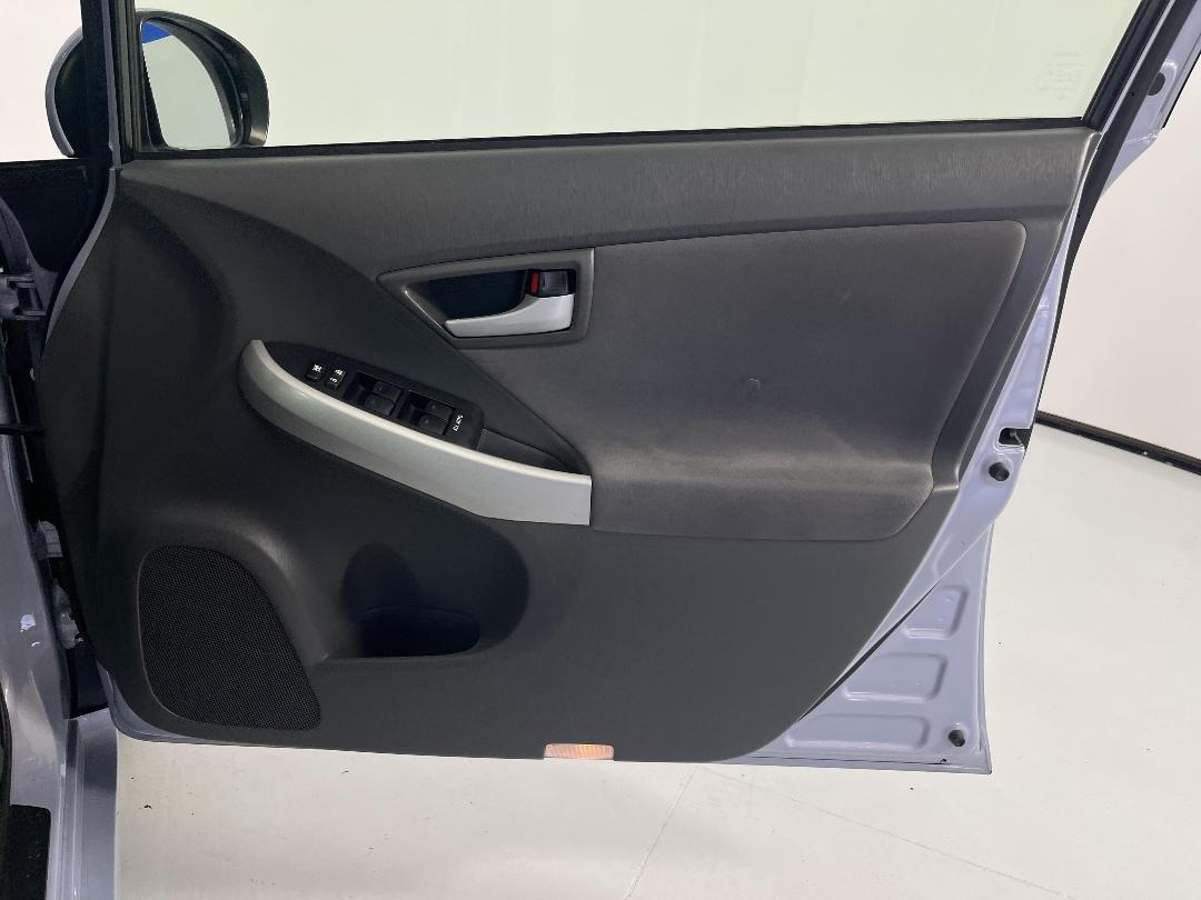 Photo '15' of Toyota Prius