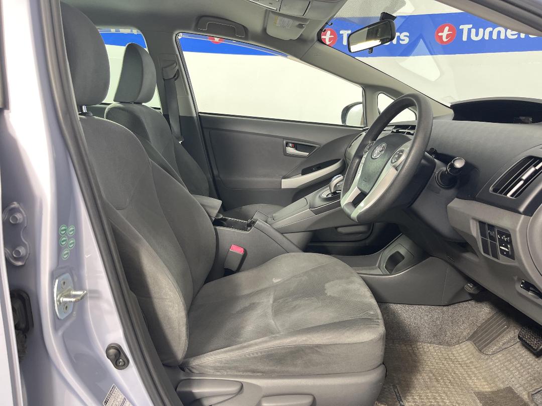 Photo '16' of Toyota Prius