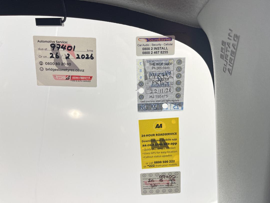 Photo '28' of Toyota Prius