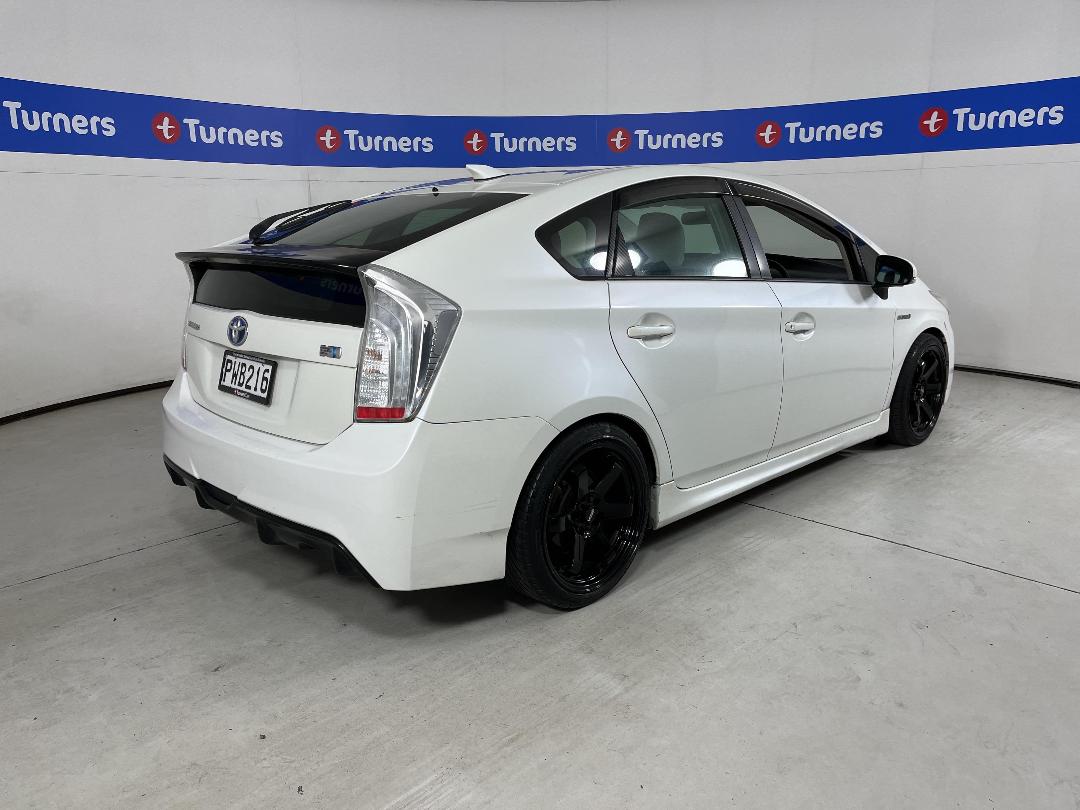 Photo '7' of Toyota Prius