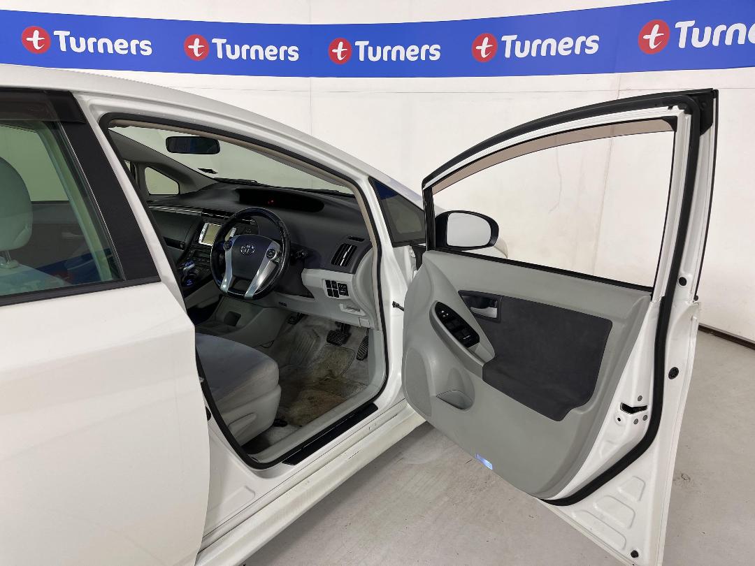 Photo '15' of Toyota Prius