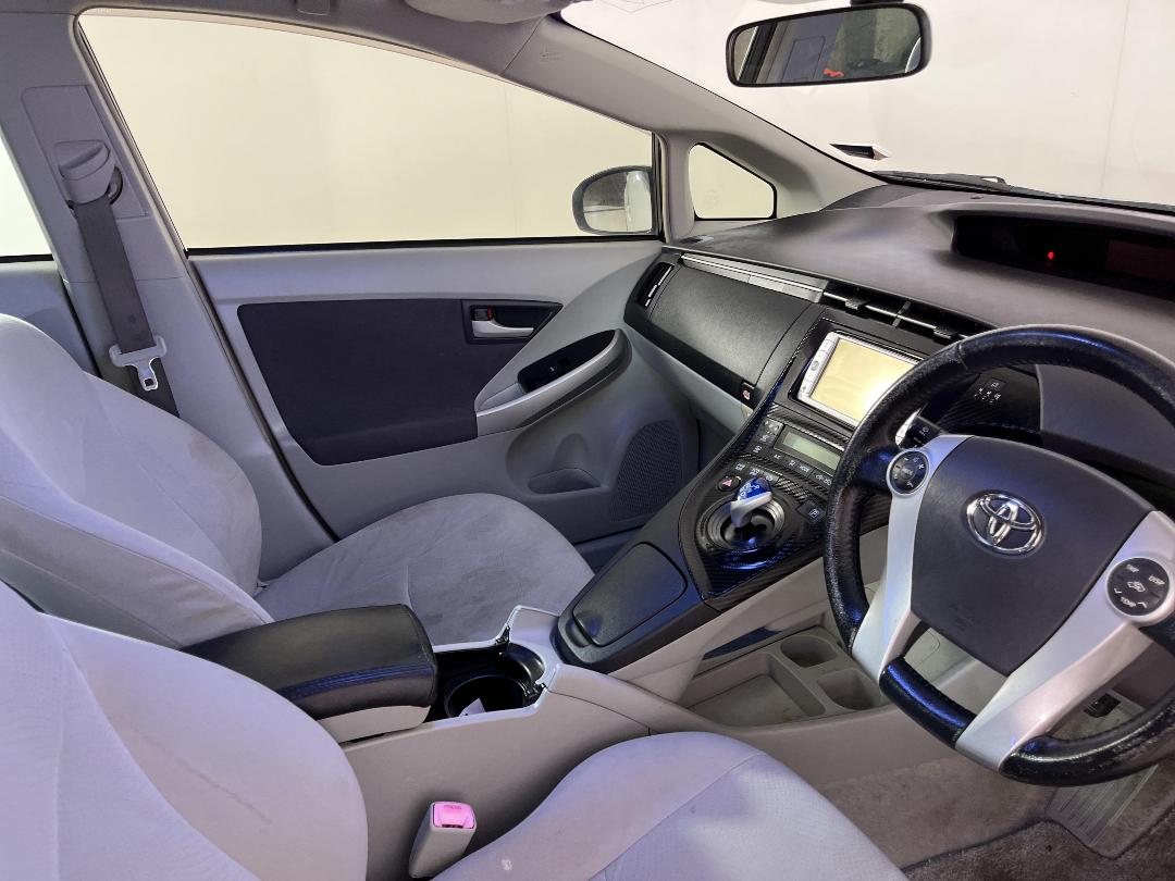 Photo '16' of Toyota Prius