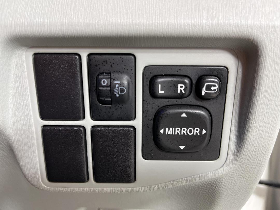 Photo '23' of Toyota Prius