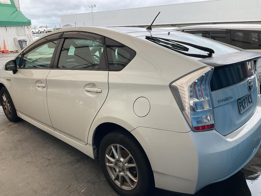 Photo '4' of Toyota Prius Hybrid