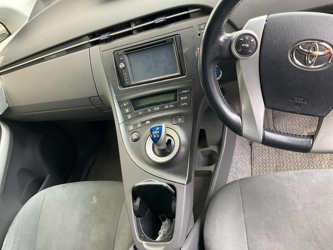 Photo '8' of Toyota Prius Hybrid