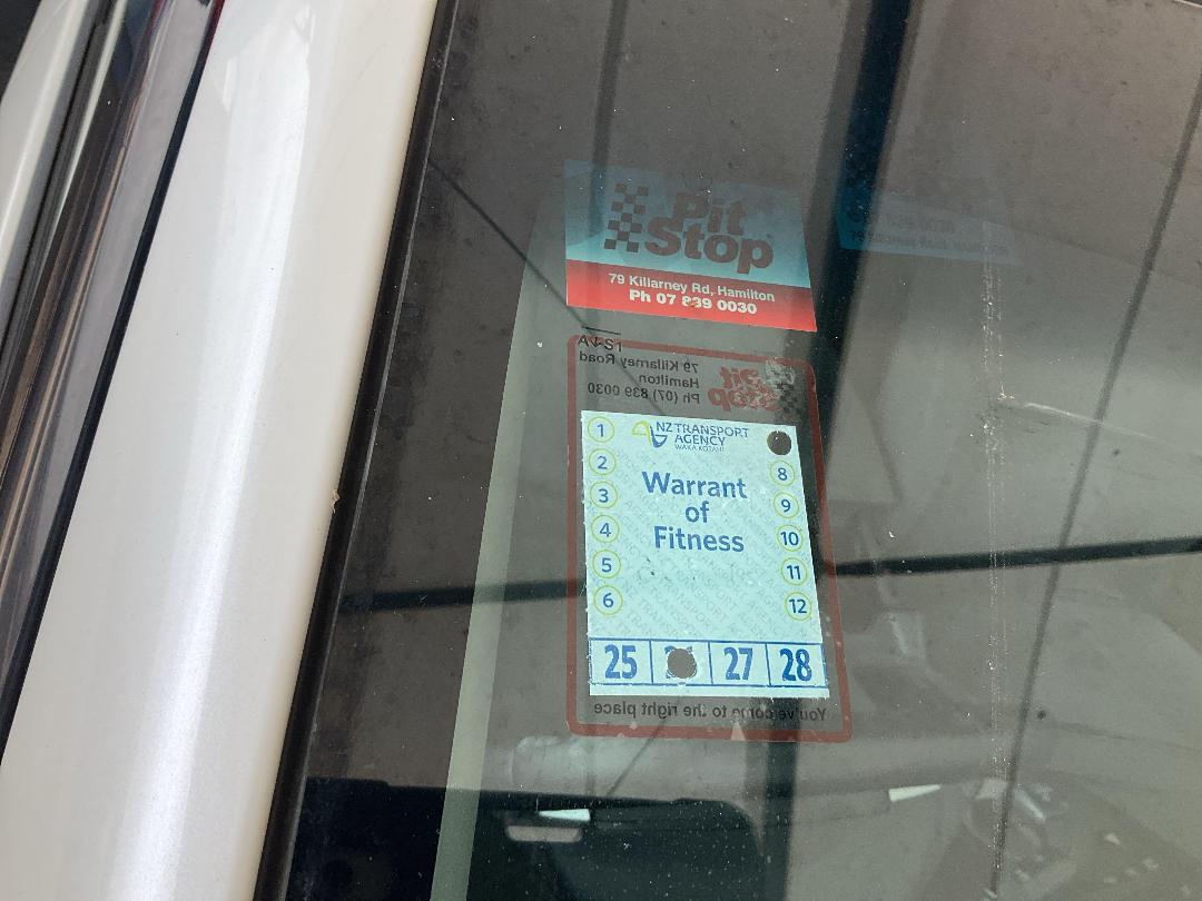 Photo '15' of Toyota Prius Hybrid