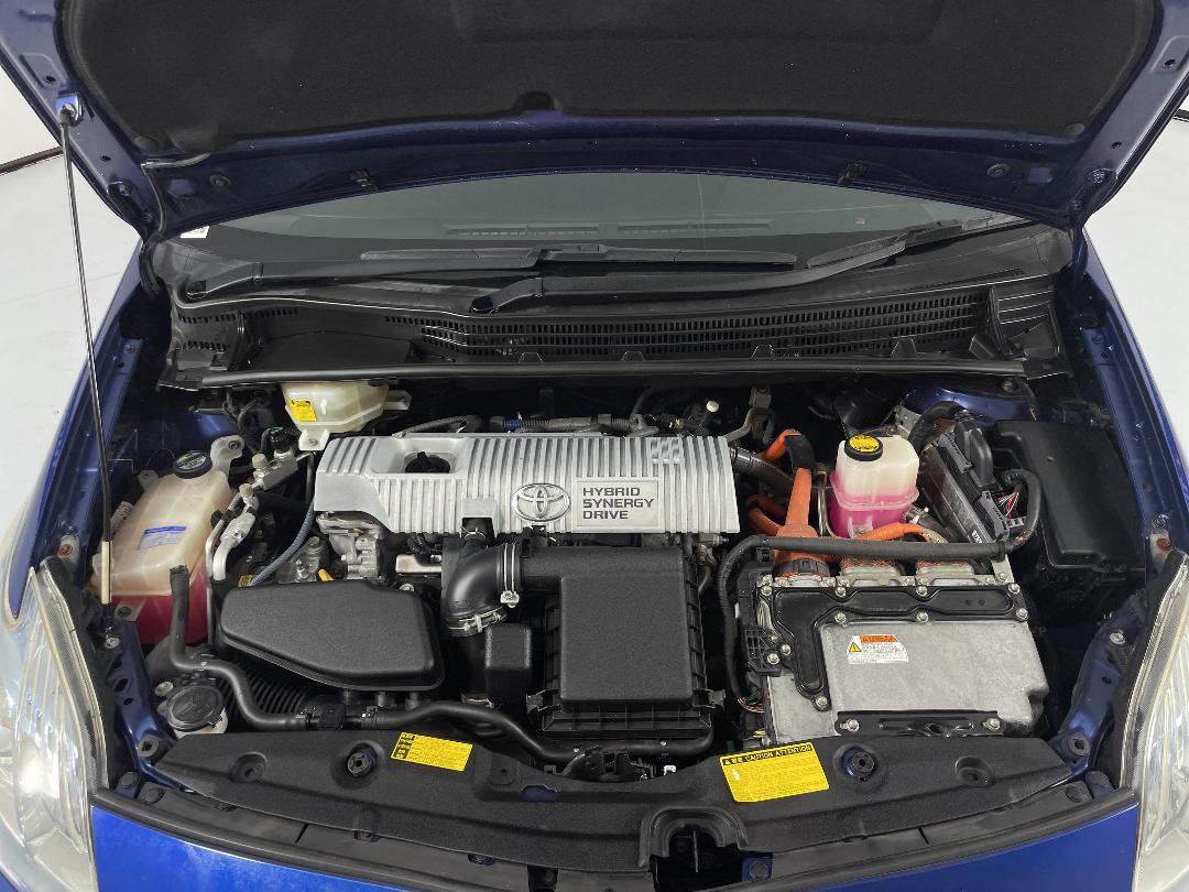 Photo '13' of Toyota Prius