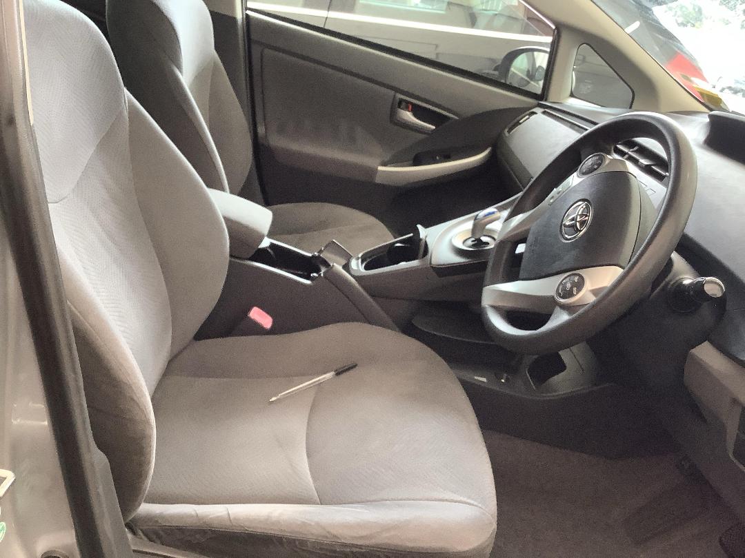 Photo '10' of Toyota Prius