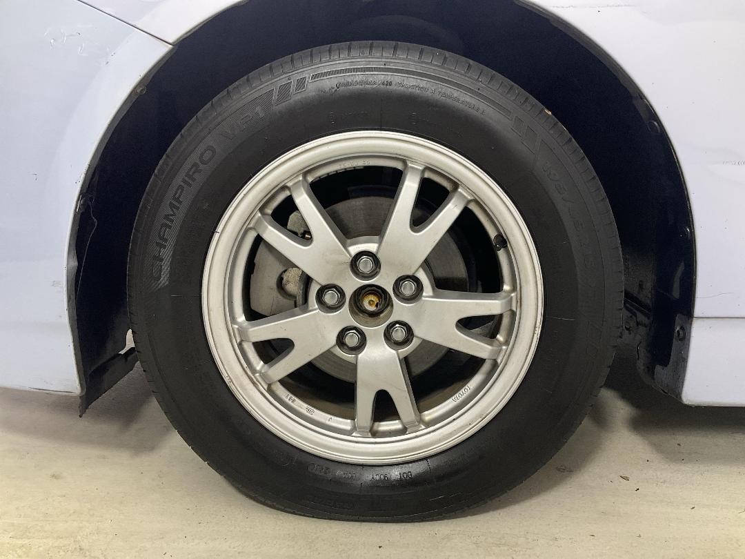 Photo '10' of Toyota Prius