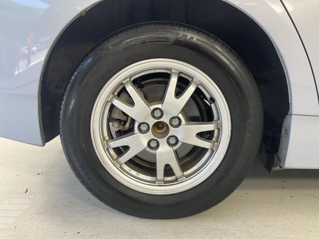 Photo '12' of Toyota Prius