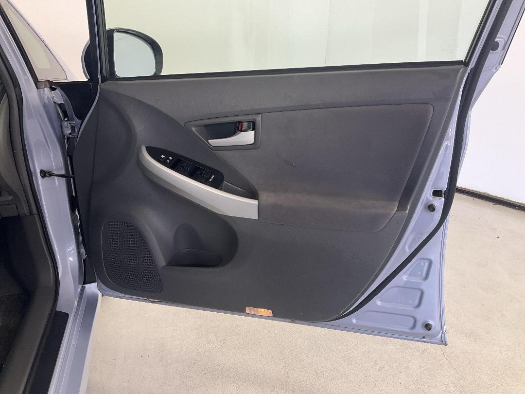 Photo '15' of Toyota Prius