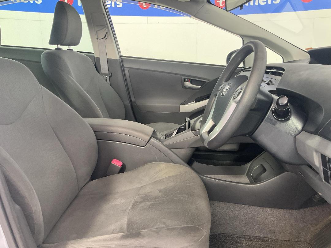 Photo '16' of Toyota Prius