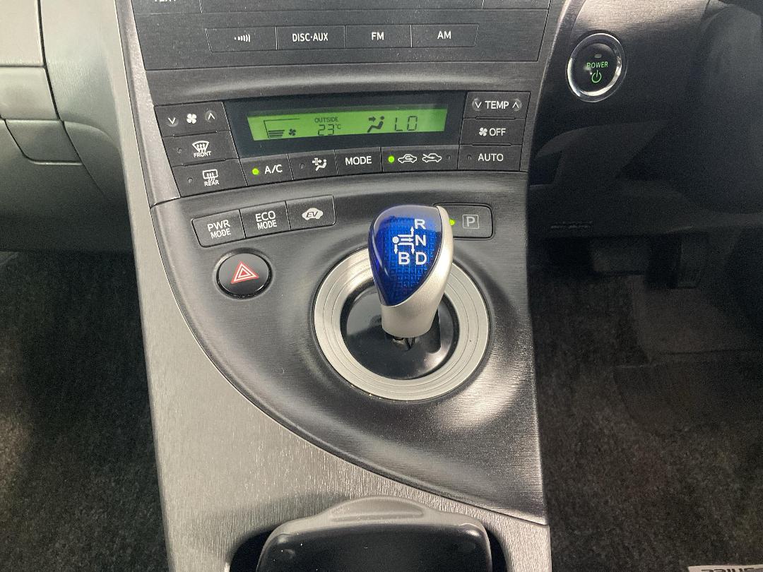 Photo '18' of Toyota Prius