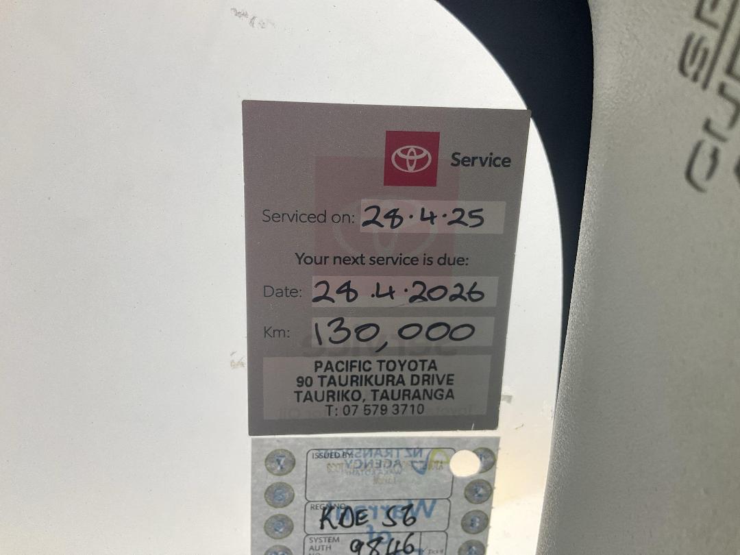 Photo '24' of Toyota Prius