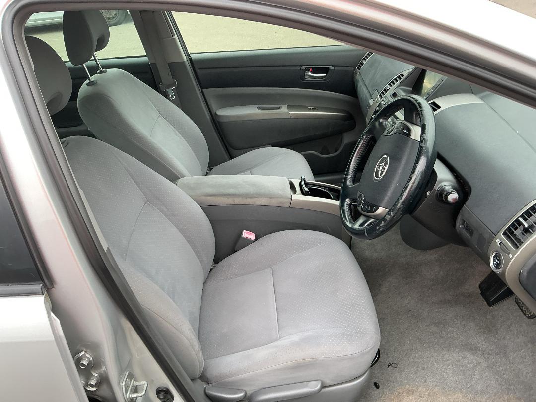 Photo '13' of Toyota Prius