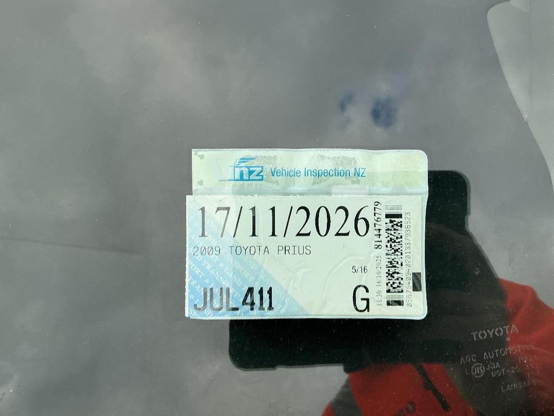 Photo '17' of Toyota Prius