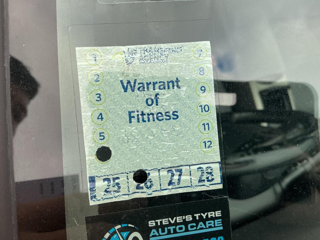 Photo '16' of Toyota Prius