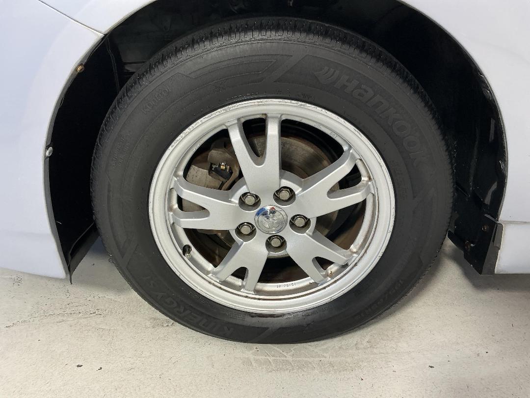 Photo '10' of Toyota Prius