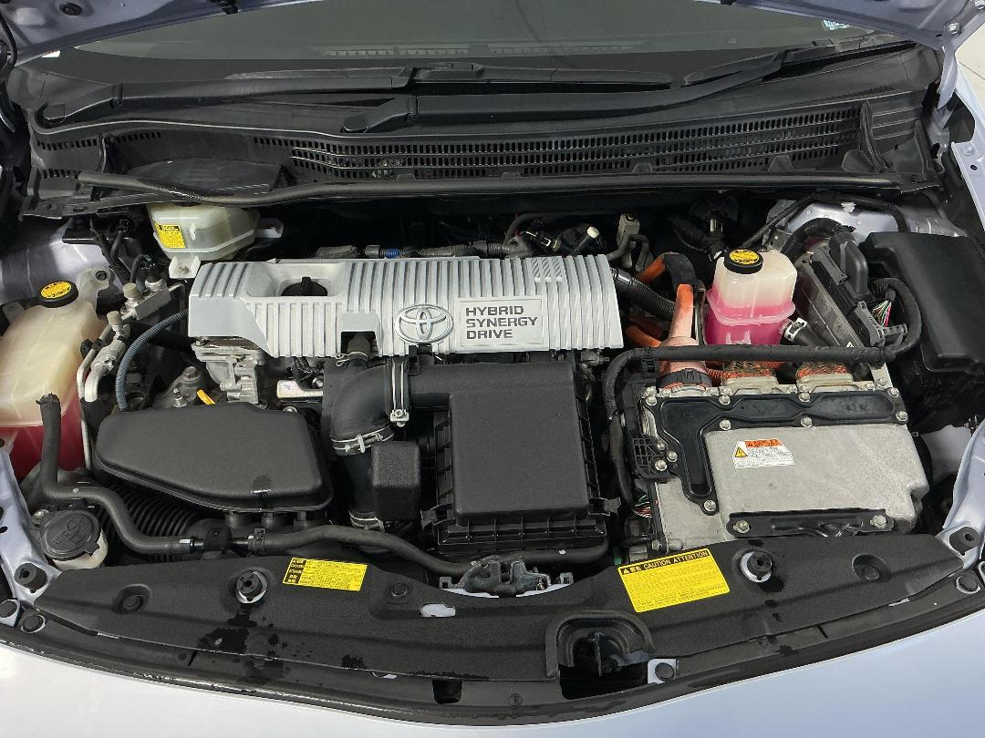 Photo '13' of Toyota Prius