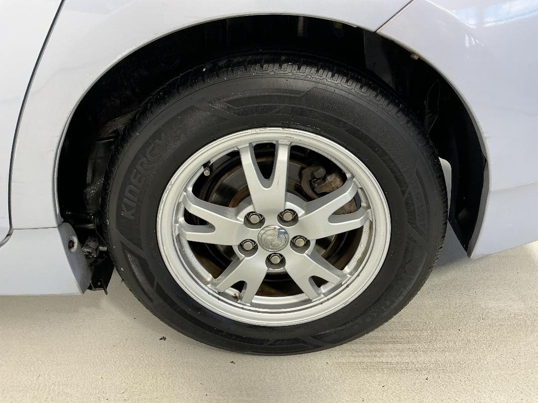 Photo '11' of Toyota Prius